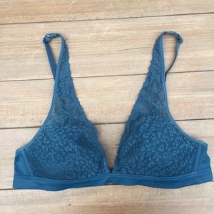 EUC Victoria's Secret Blue Teal Lace Bra